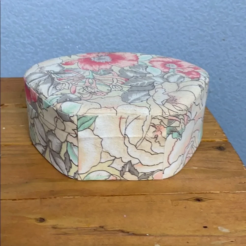 Vintage Chic Jewelry Box